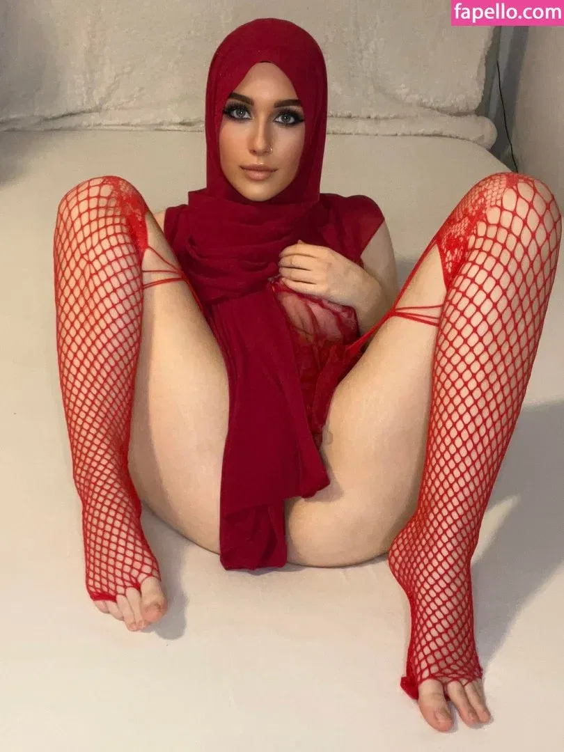 Fareeha Bakir Onlyfans Photo Gallery 