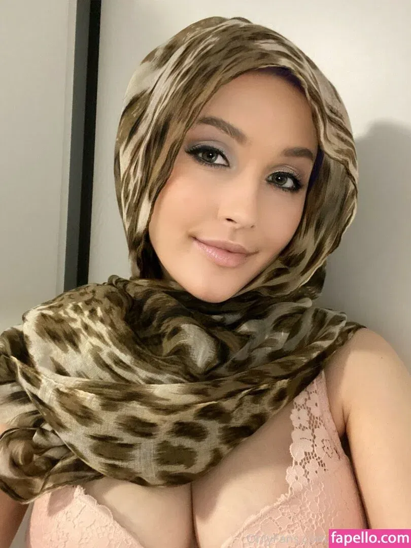 Fareeha Bakir Onlyfans Photo Gallery 