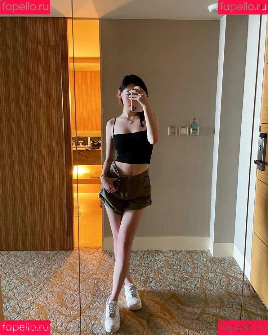issfanfan Onlyfans Photo Gallery 