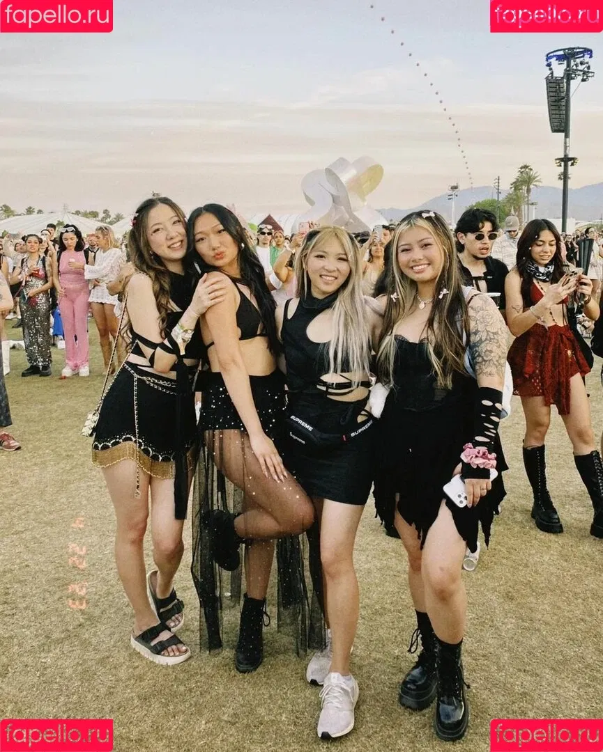 Fuslie Onlyfans Photo Gallery 