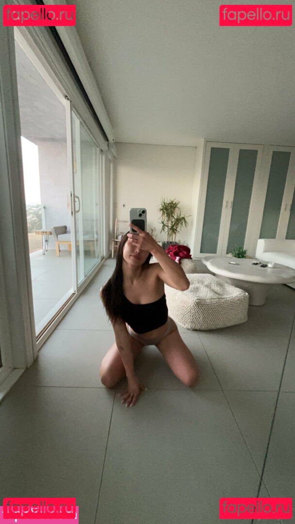 Lizzy Capri / lizzycapri