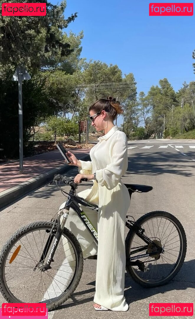 Meshi Roter / meshilily Onlyfans Photo Gallery 