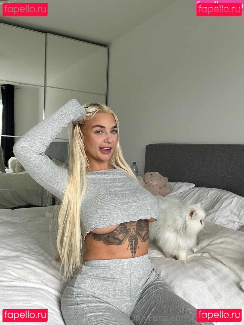 Bethquinnxoxo / bethquinn1 / bethquinnnx Onlyfans Photo Gallery 