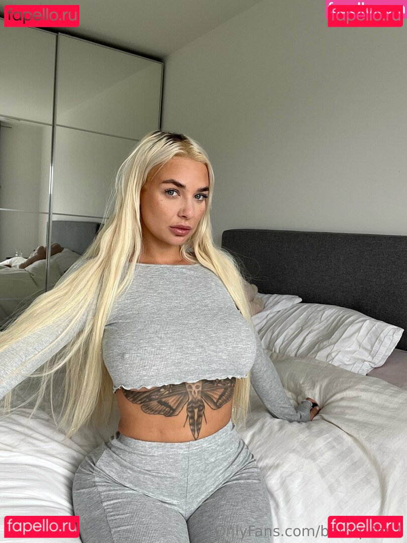 Bethquinnxoxo / bethquinn1 / bethquinnnx Onlyfans Photo Gallery 