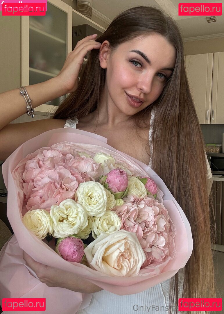 celinvie / hey.celine / reel Onlyfans Photo Gallery 