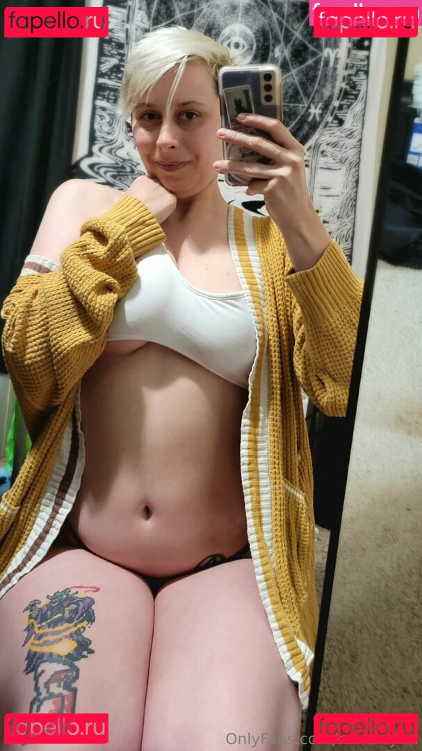 RaineWyrm Onlyfans Photo Gallery 