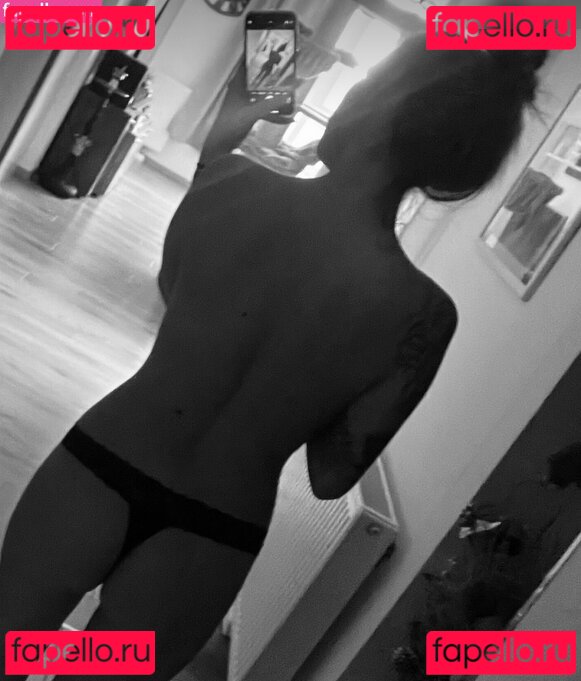 Yvii93 Onlyfans Photo Gallery 