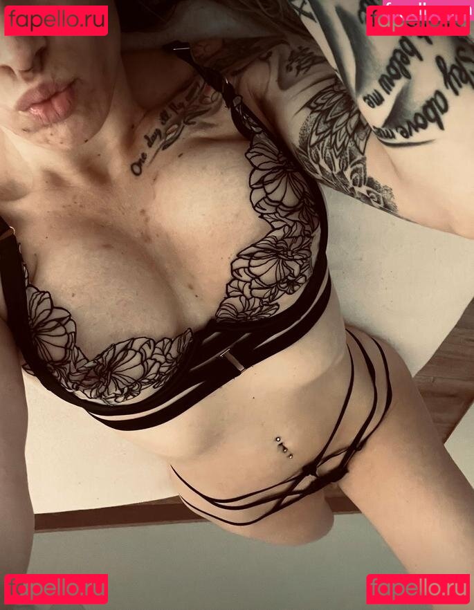 Yvii93 Onlyfans Photo Gallery 