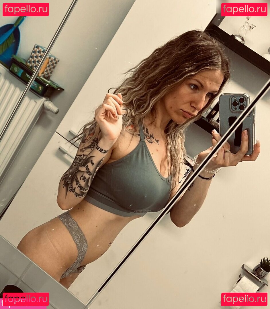 Yvii93 Onlyfans Photo Gallery 