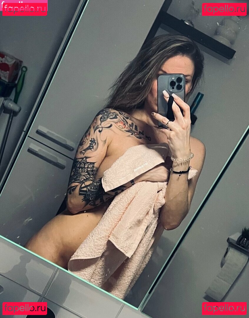 Yvii93 Onlyfans Photo Gallery 