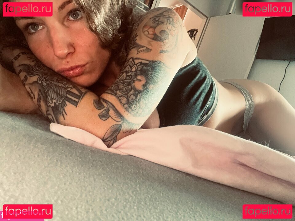 Yvii93 Onlyfans Photo Gallery 