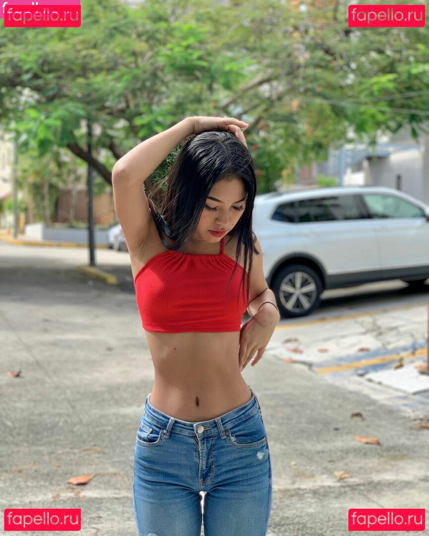 Yole Bae / yolee_bae Onlyfans Photo Gallery 