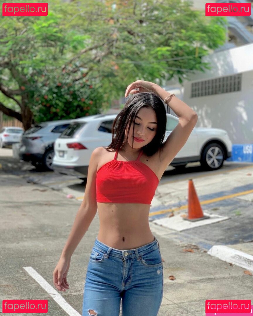 Yole Bae / yolee_bae Onlyfans Photo Gallery 