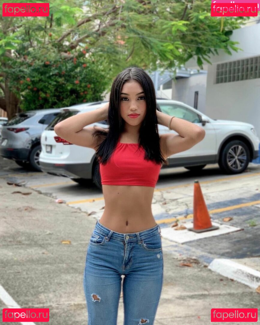 Yole Bae / yolee_bae Onlyfans Photo Gallery 