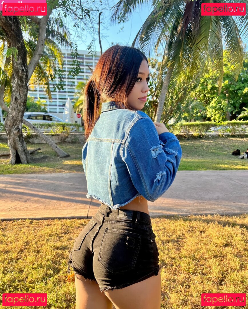 Yole Bae / yolee_bae Onlyfans Photo Gallery 