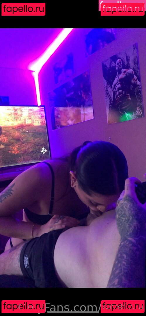 erotiniii / evaniniii Onlyfans Photo Gallery 