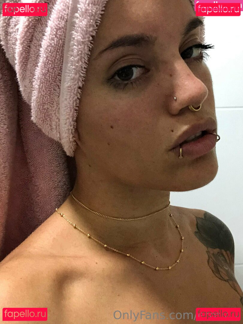 erotiniii / evaniniii Onlyfans Photo Gallery 