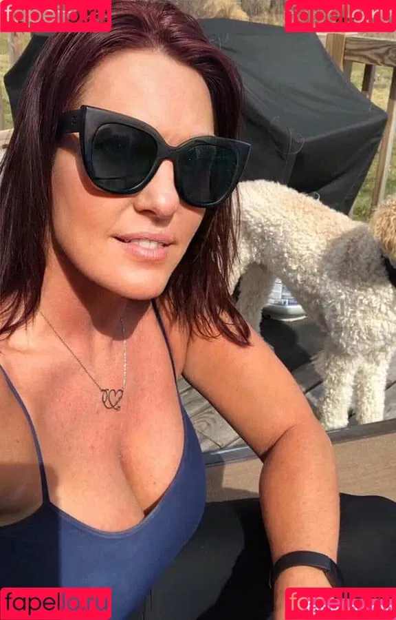 KellyK Onlyfans Photo Gallery 