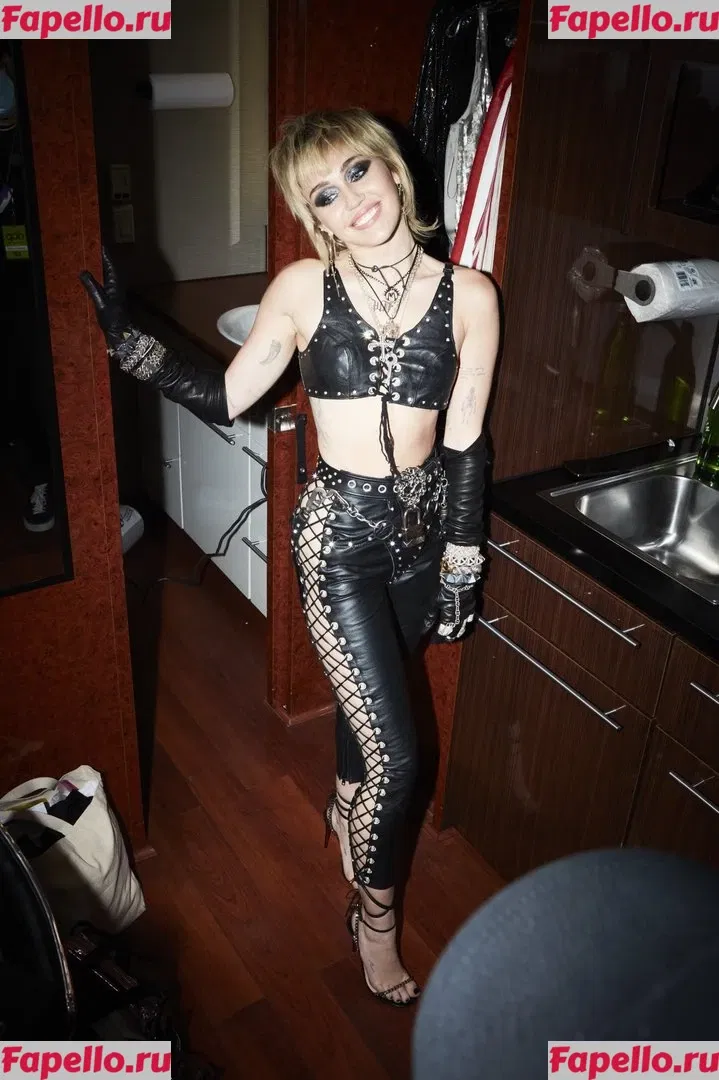 Miley Cyrus Onlyfans Photo Gallery 