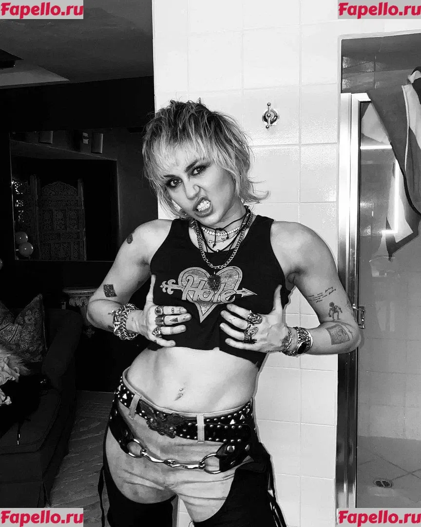 Miley Cyrus Onlyfans Photo Gallery 