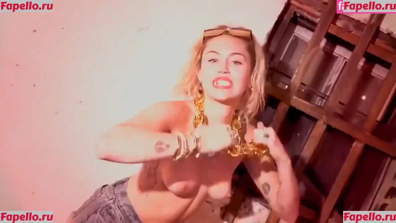 Miley Cyrus Onlyfans Photo Gallery 