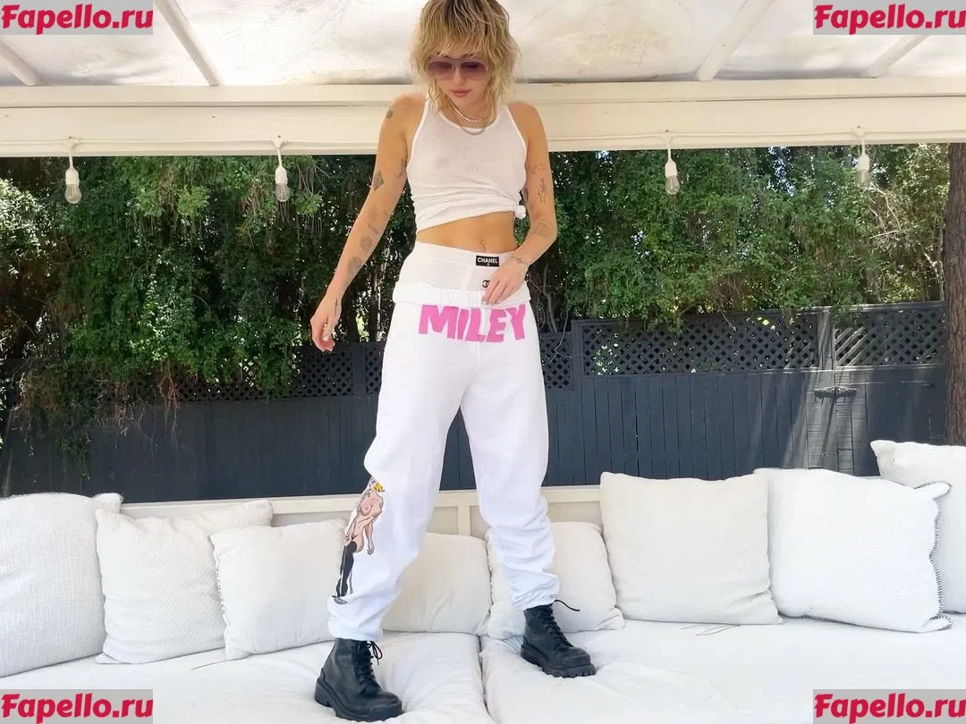 Miley Cyrus Onlyfans Photo Gallery 