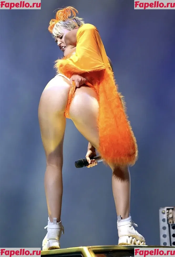 Miley Cyrus Onlyfans Photo Gallery 