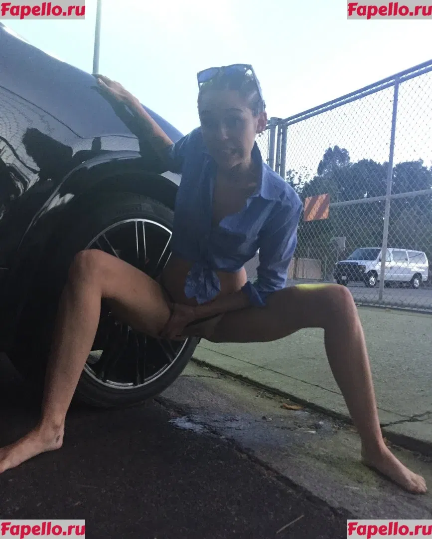 Miley Cyrus Onlyfans Photo Gallery 