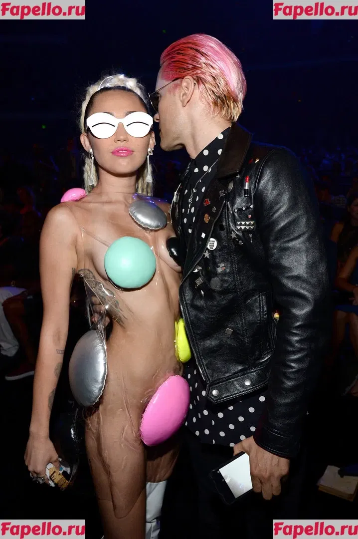 Miley Cyrus Onlyfans Photo Gallery 
