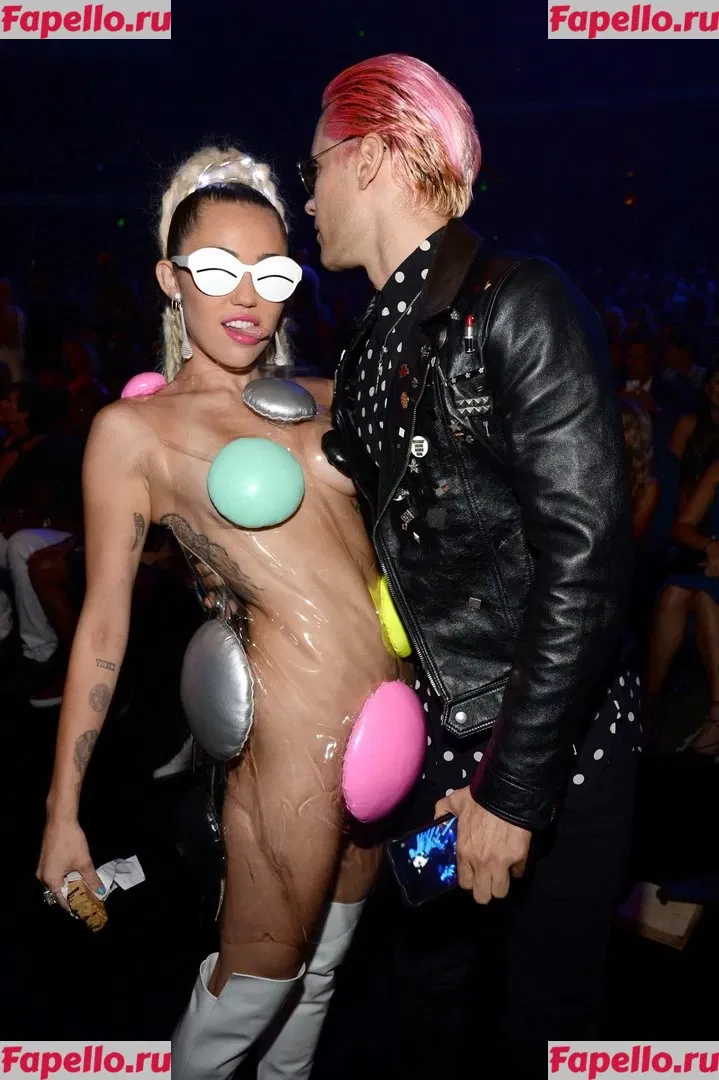 Miley Cyrus Onlyfans Photo Gallery 