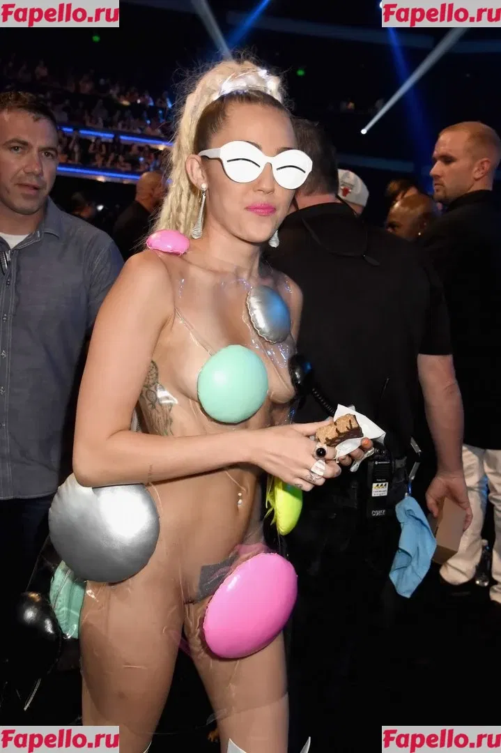 Miley Cyrus Onlyfans Photo Gallery 