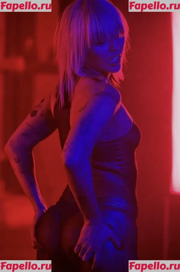 Miley Cyrus Onlyfans Photo Gallery 