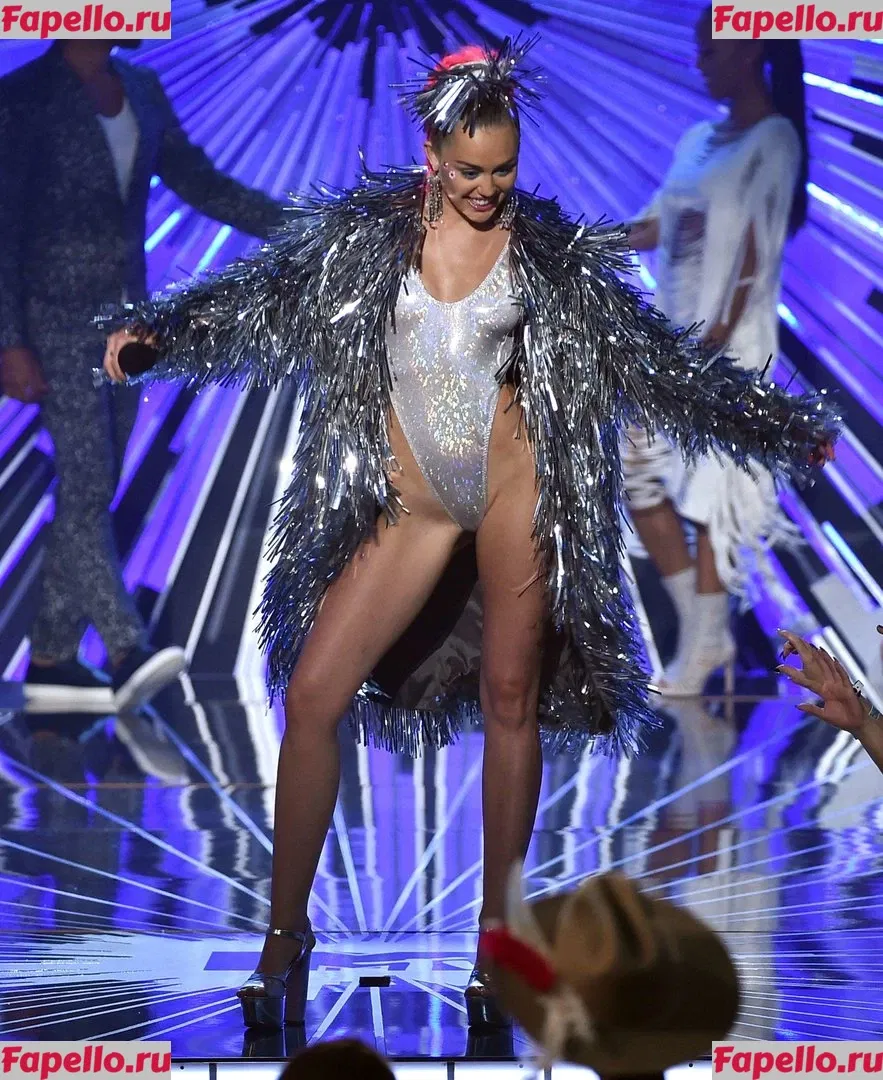 Miley Cyrus Onlyfans Photo Gallery 