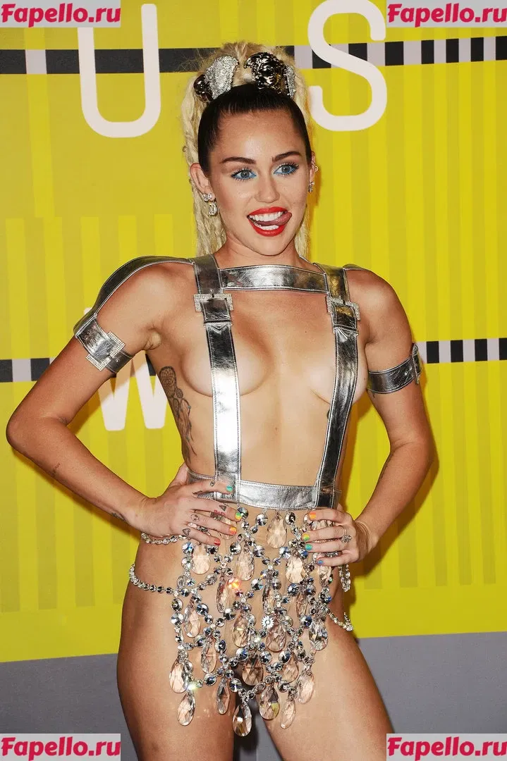 Miley Cyrus Onlyfans Photo Gallery 