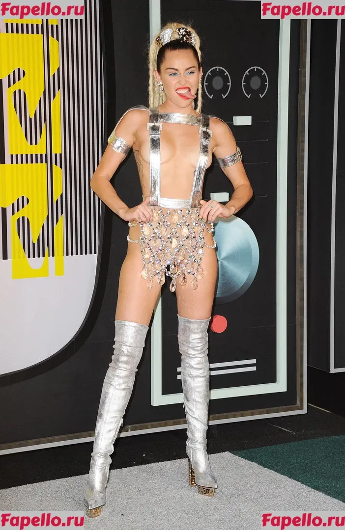 Miley Cyrus Onlyfans Photo Gallery 