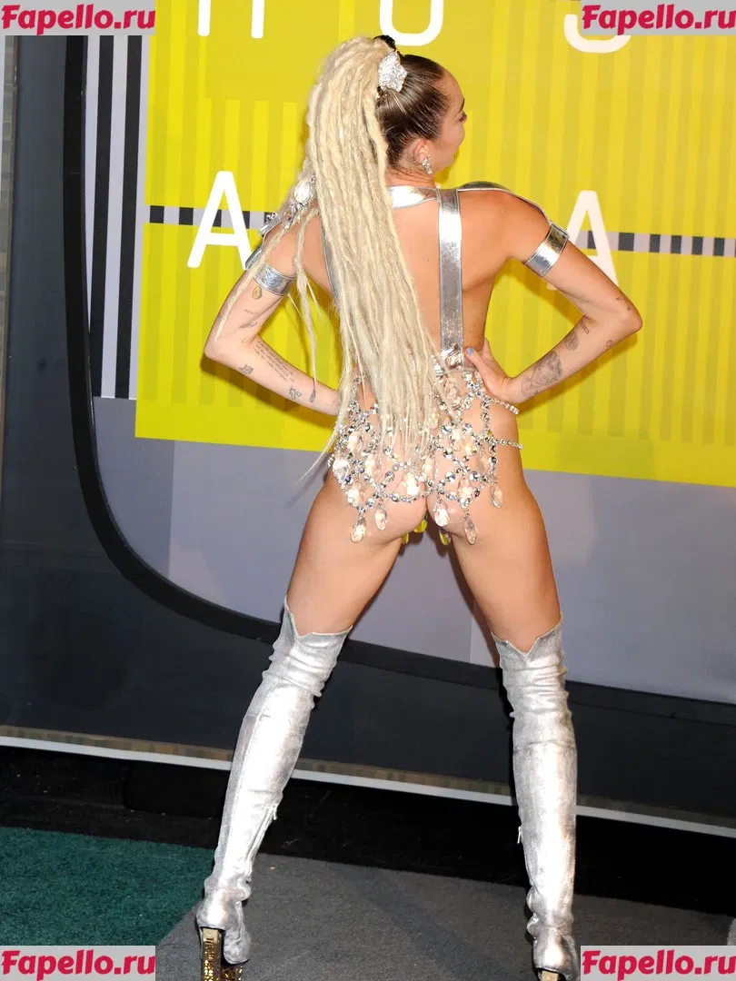 Miley Cyrus Onlyfans Photo Gallery 