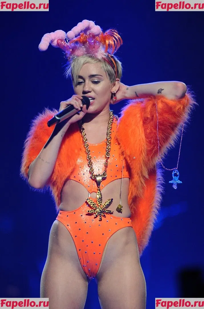 Miley Cyrus Onlyfans Photo Gallery 