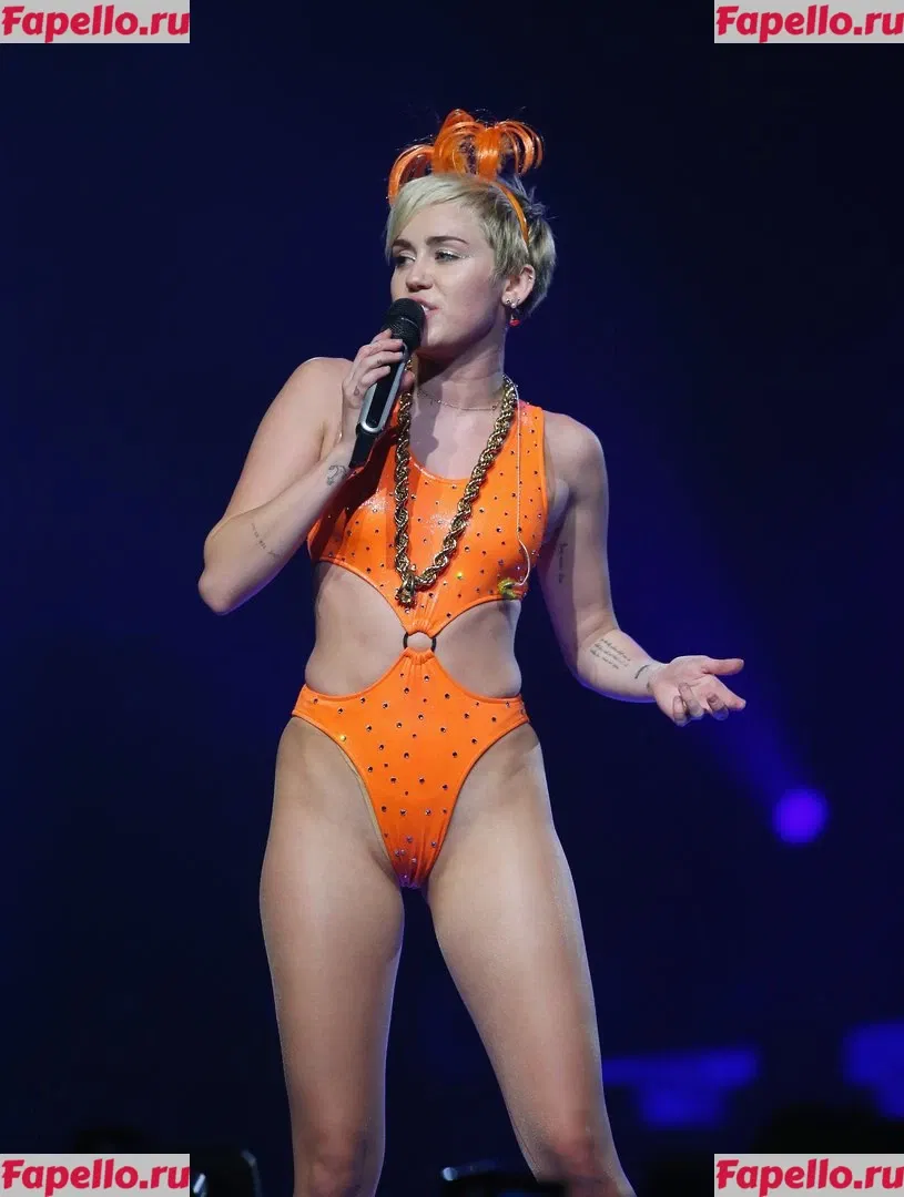 Miley Cyrus Onlyfans Photo Gallery 