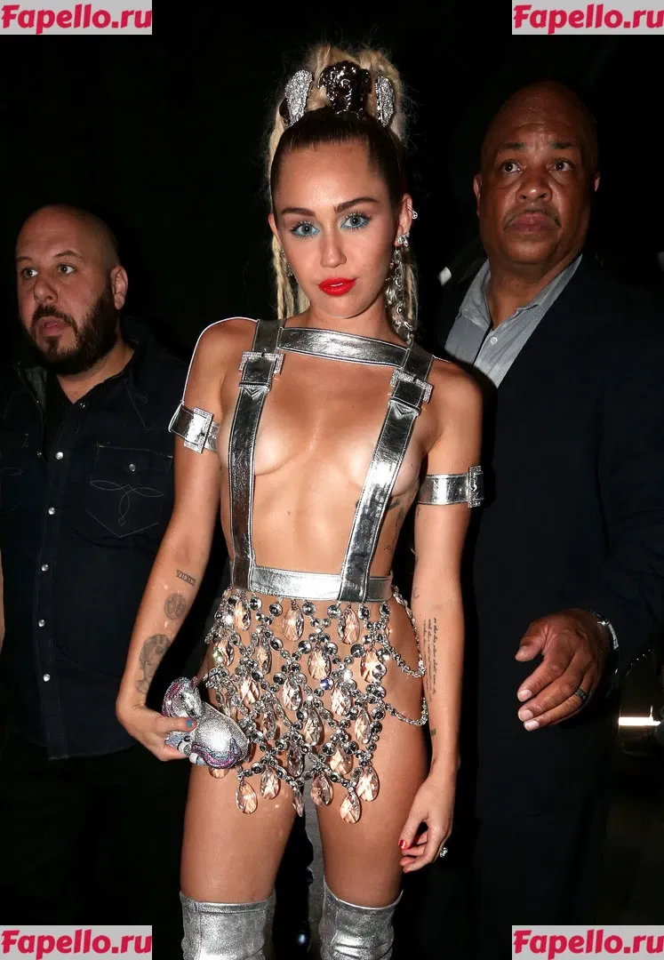Miley Cyrus Onlyfans Photo Gallery 