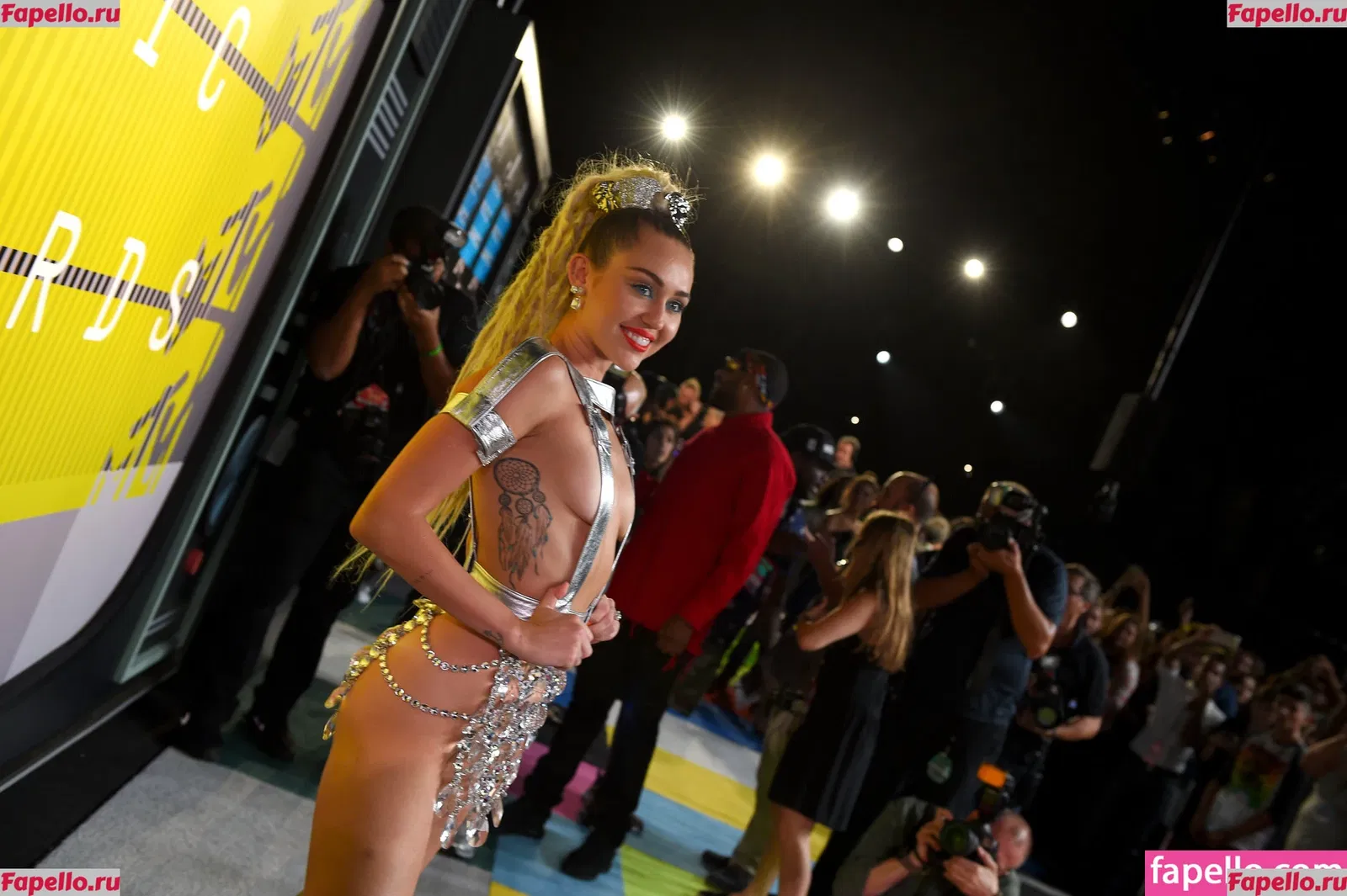 Miley Cyrus Onlyfans Photo Gallery 
