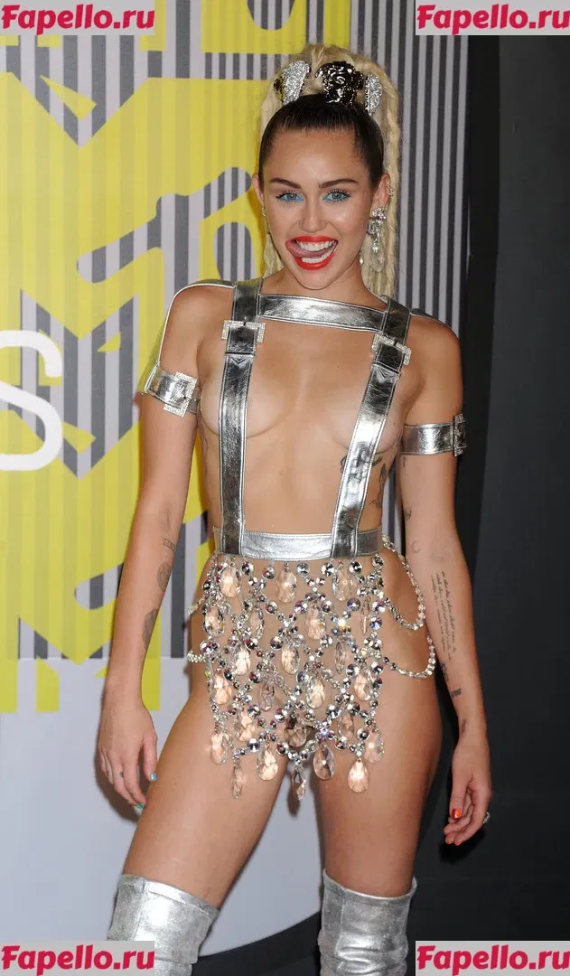 Miley Cyrus Onlyfans Photo Gallery 