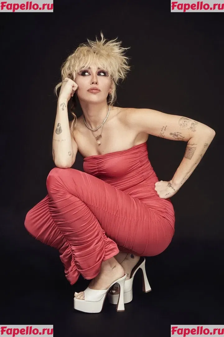 Miley Cyrus Onlyfans Photo Gallery 