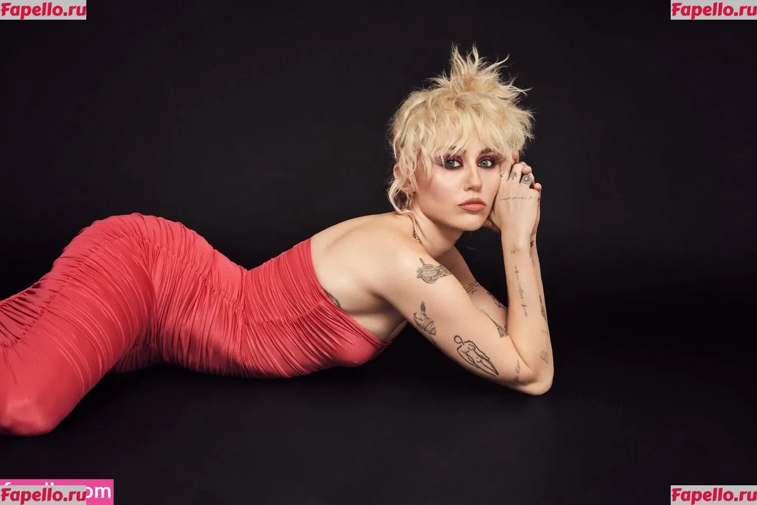 Miley Cyrus Onlyfans Photo Gallery 
