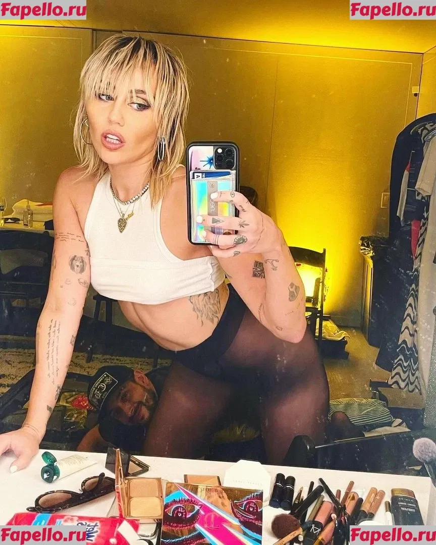 Miley Cyrus Onlyfans Photo Gallery 