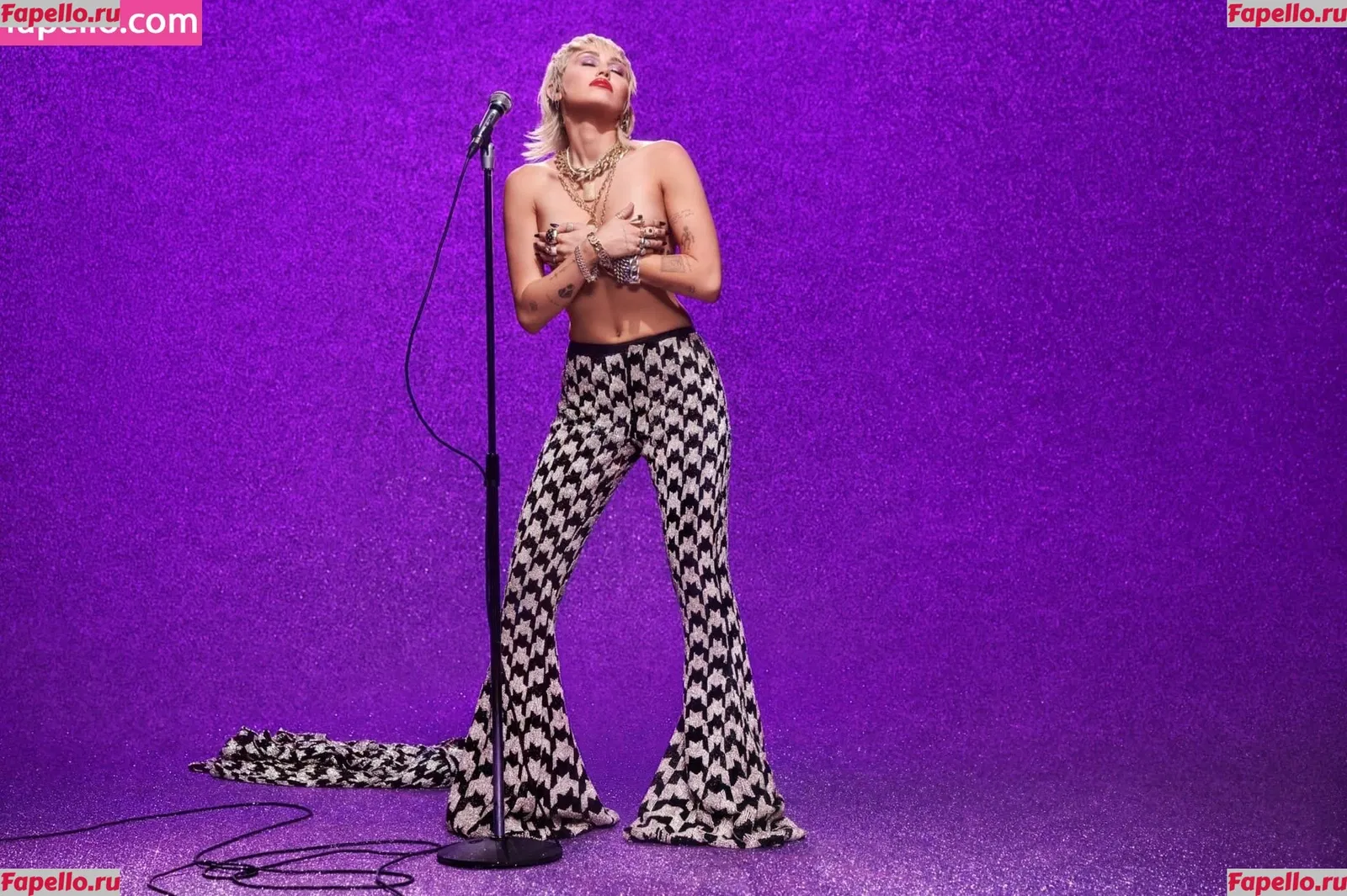 Miley Cyrus Onlyfans Photo Gallery 