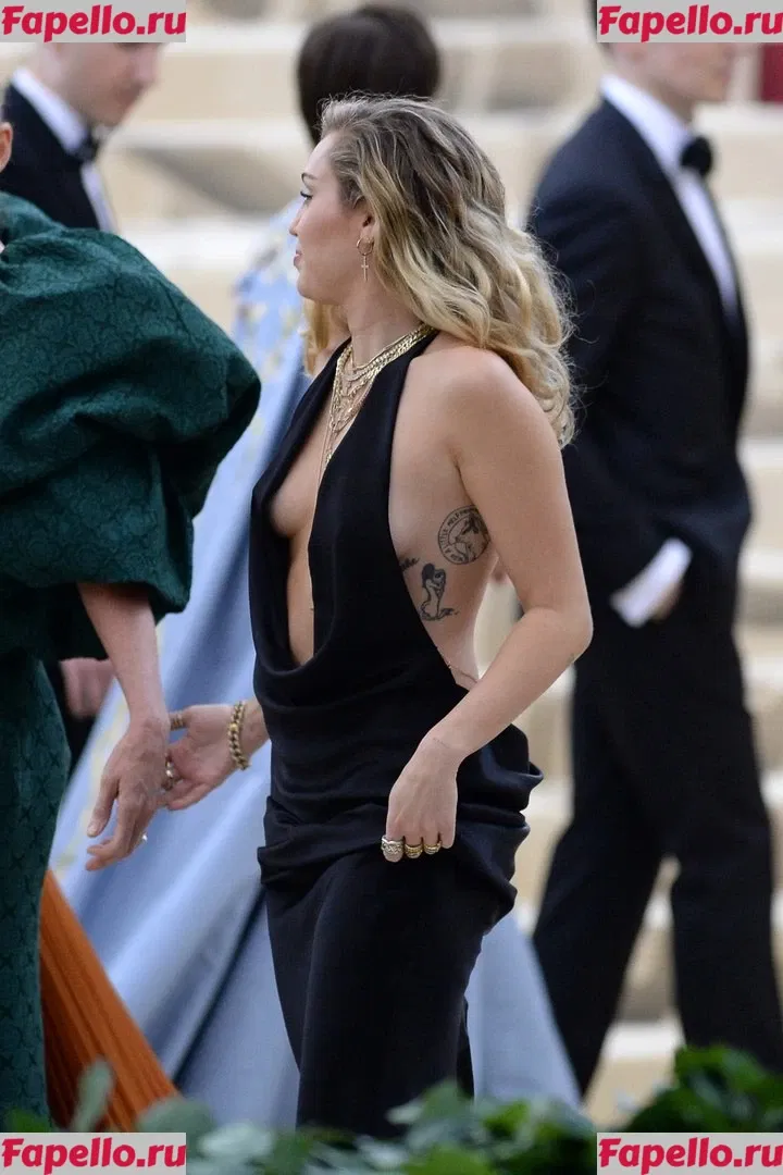 Miley Cyrus Onlyfans Photo Gallery 