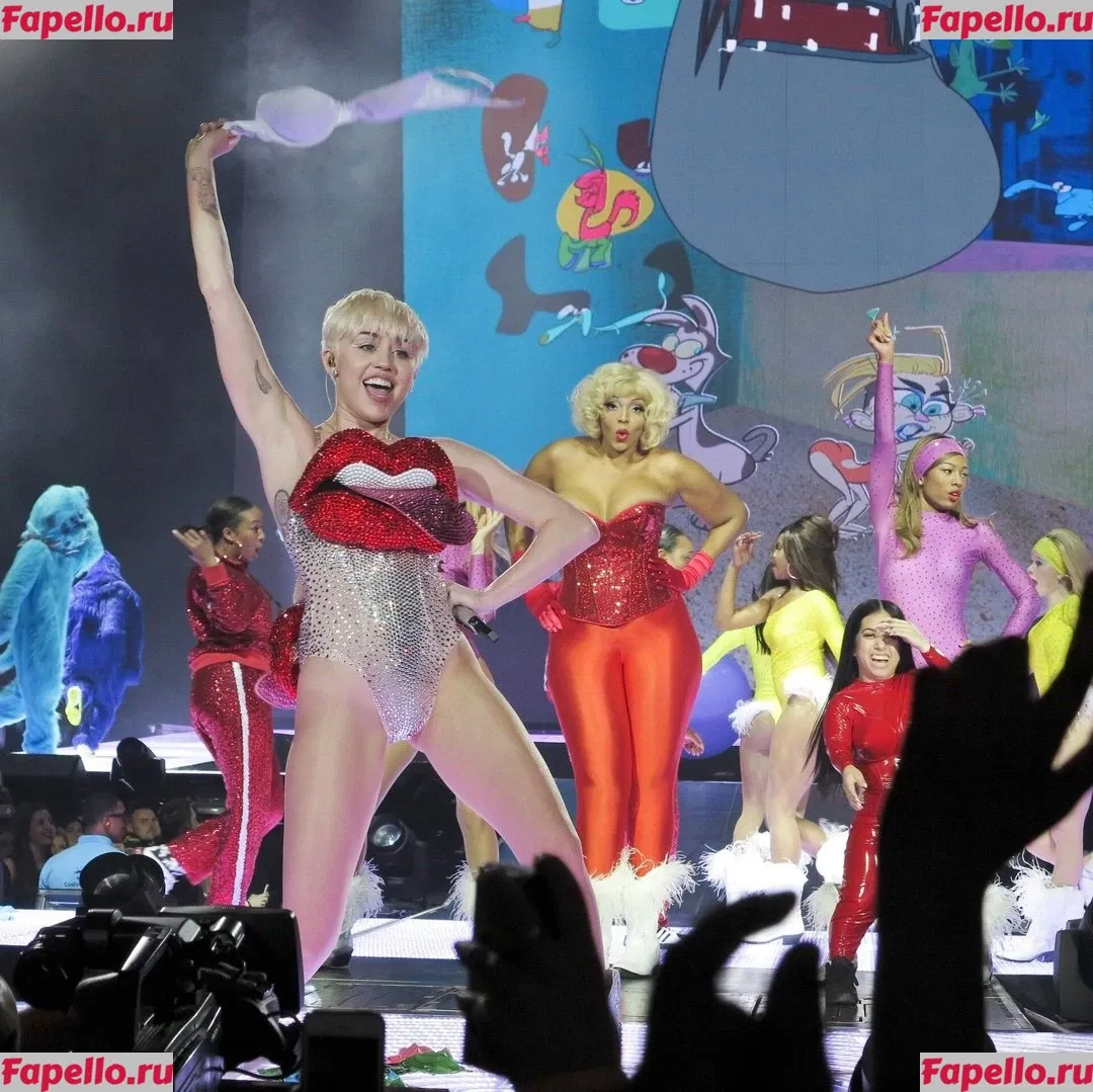 Miley Cyrus Onlyfans Photo Gallery 