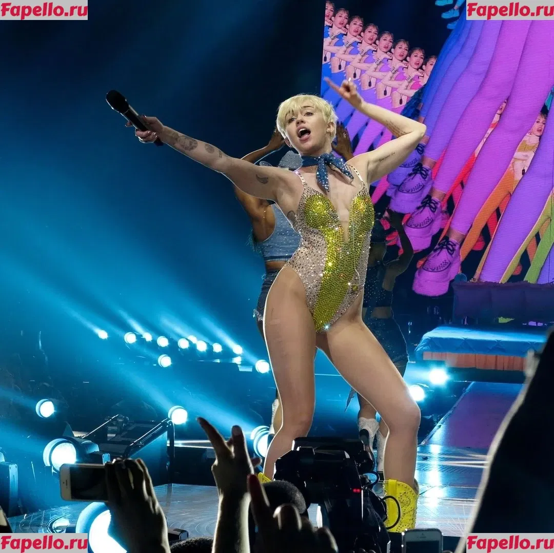 Miley Cyrus Onlyfans Photo Gallery 