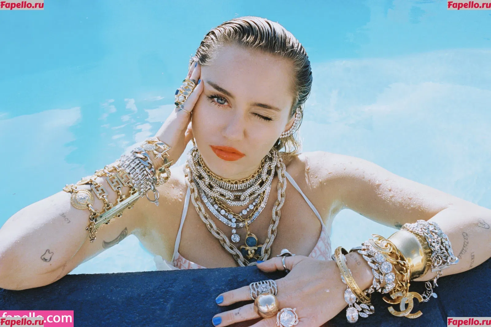 Miley Cyrus Onlyfans Photo Gallery 