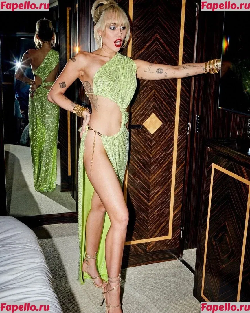Miley Cyrus Onlyfans Photo Gallery 